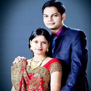 Newly wed Bengali bride & Agarawal groom
